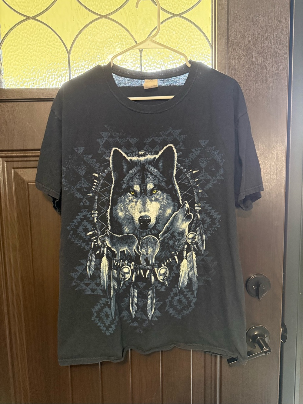 Fruit of the Loom Black Men's Short Sleeve Wolf Graphic Tee